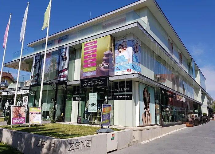 Hotel Zena Beauty & Shopping Center